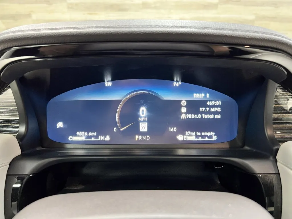 Lincoln Aviator photo 26