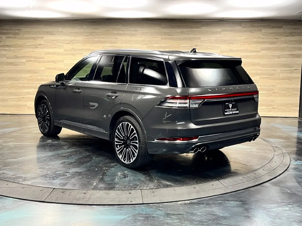 Lincoln Aviator photo 13