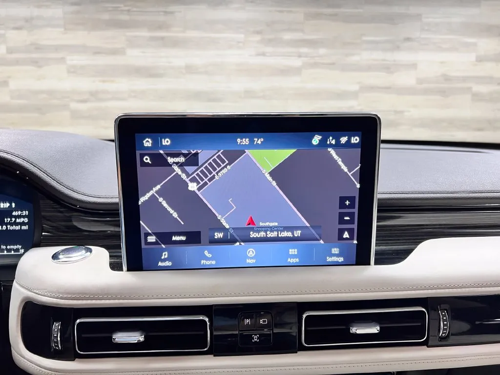 Lincoln Aviator photo 27