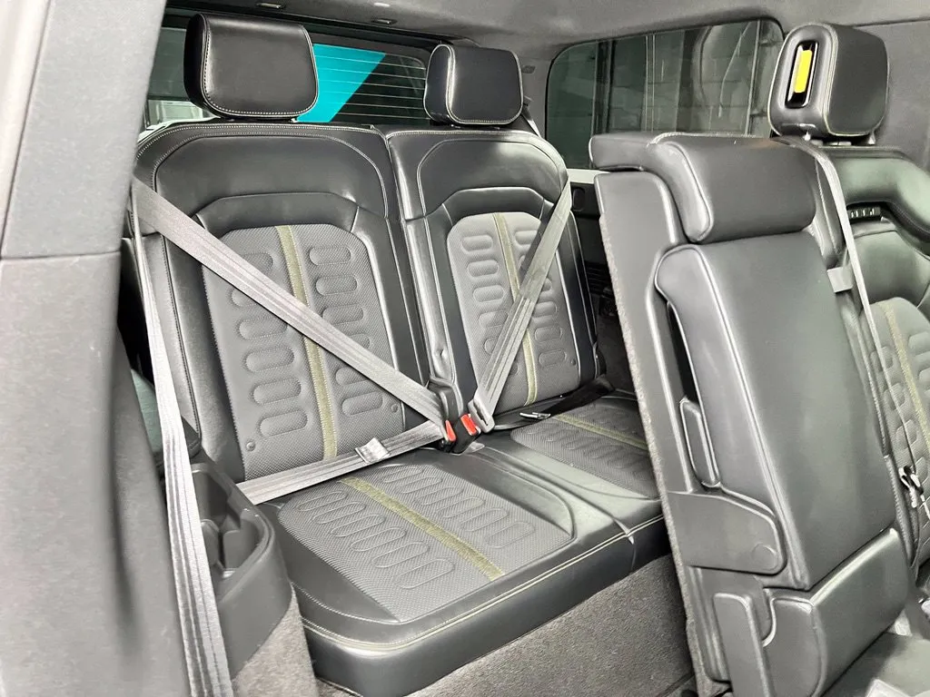 Rivian R1S photo 20
