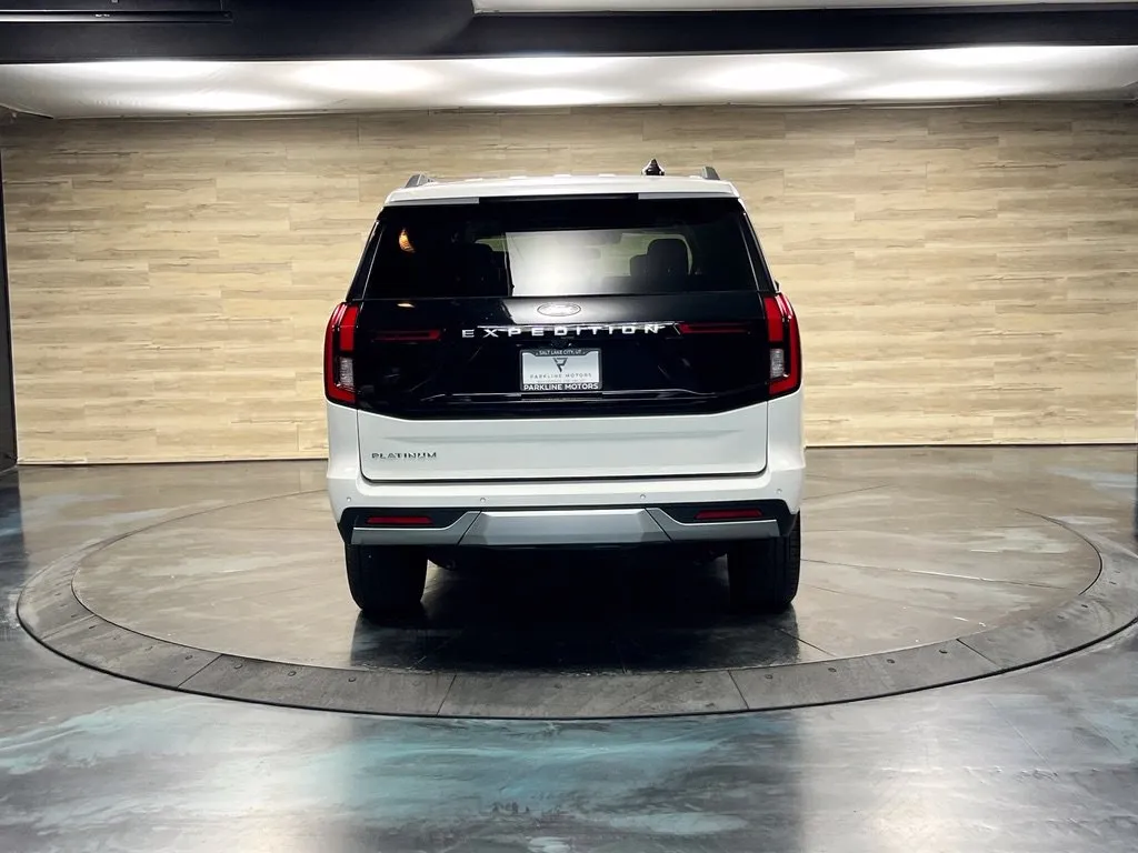 Ford Expedition photo 18