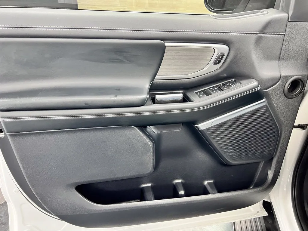 Ford Expedition photo 16