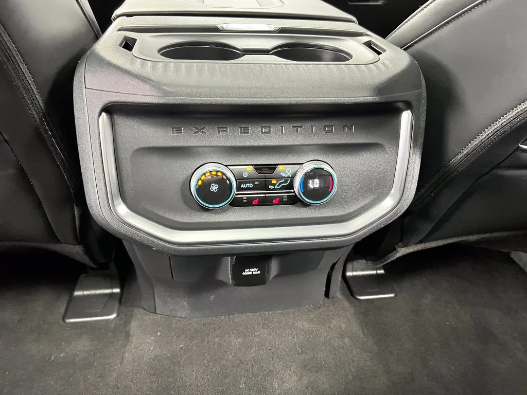 Ford Expedition photo 23