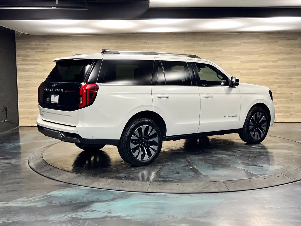 Ford Expedition photo 12