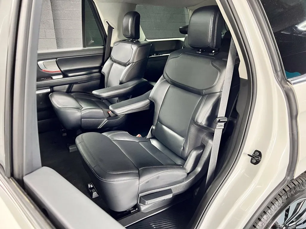 Ford Expedition photo 13