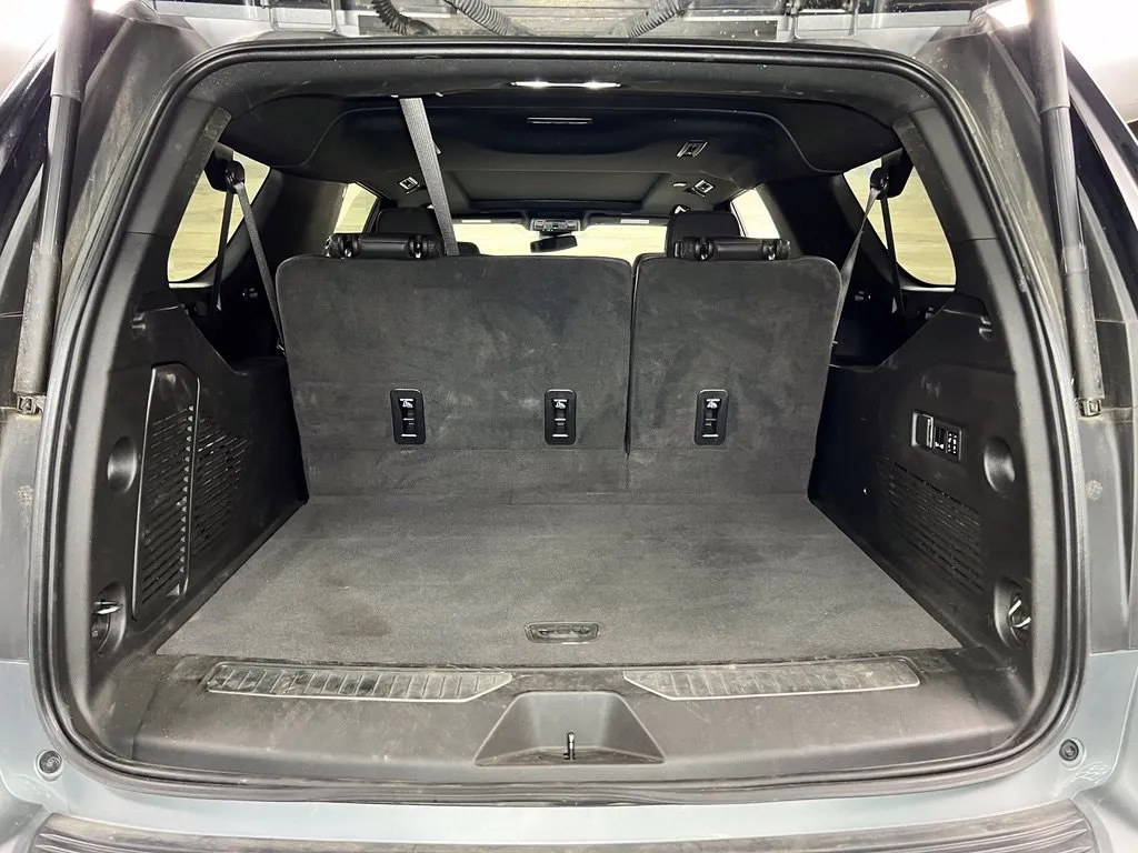 Chevrolet Suburban photo 19
