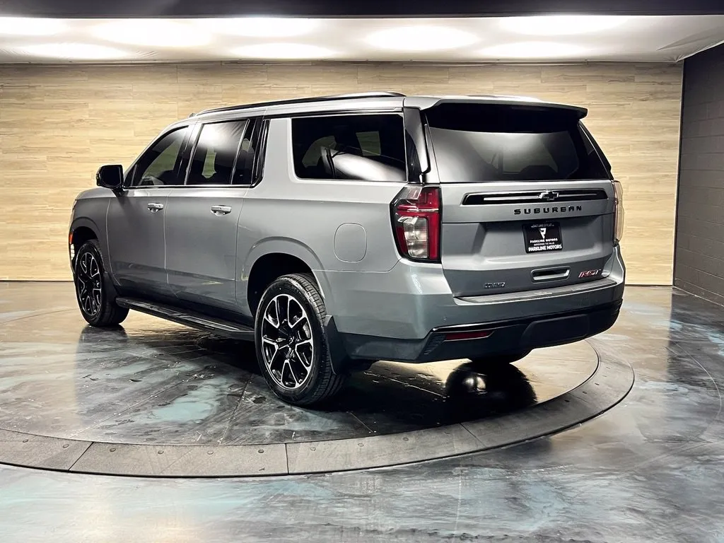 Chevrolet Suburban photo 13