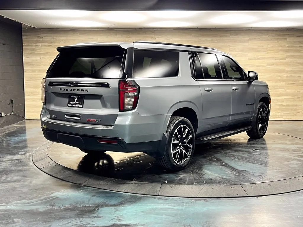 Chevrolet Suburban photo 15
