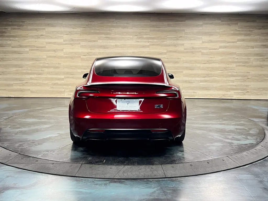 Tesla Model 3 photo 13