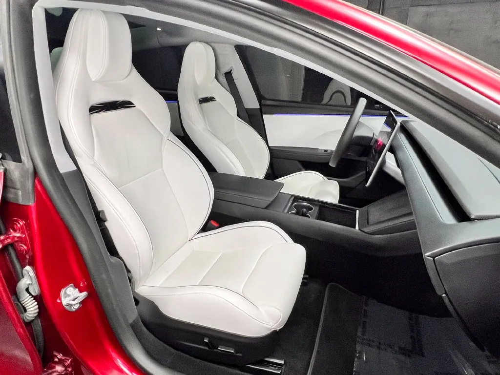 Tesla Model 3 photo 7