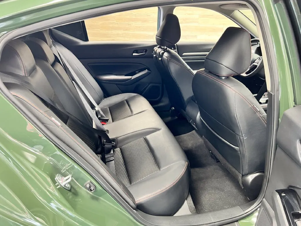 Nissan Altima photo 26
