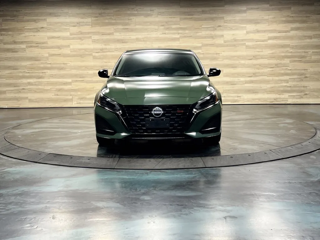 Nissan Altima photo 8