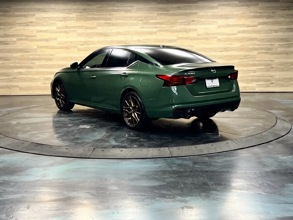 Nissan Altima photo 14