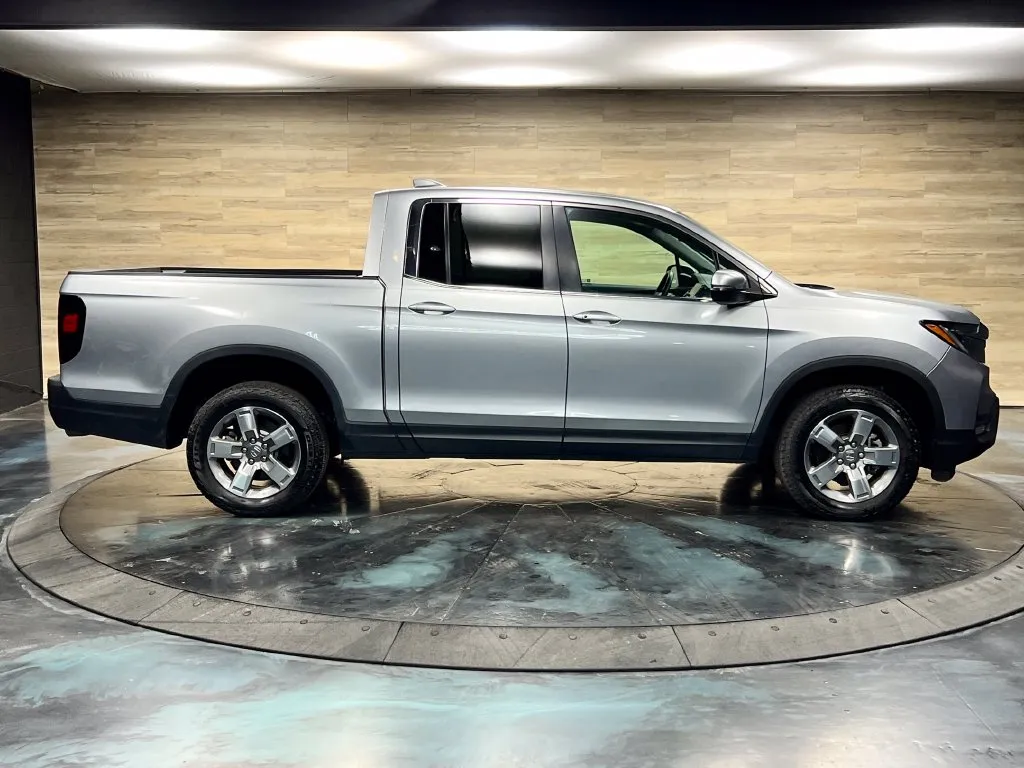 Honda Ridgeline photo 16