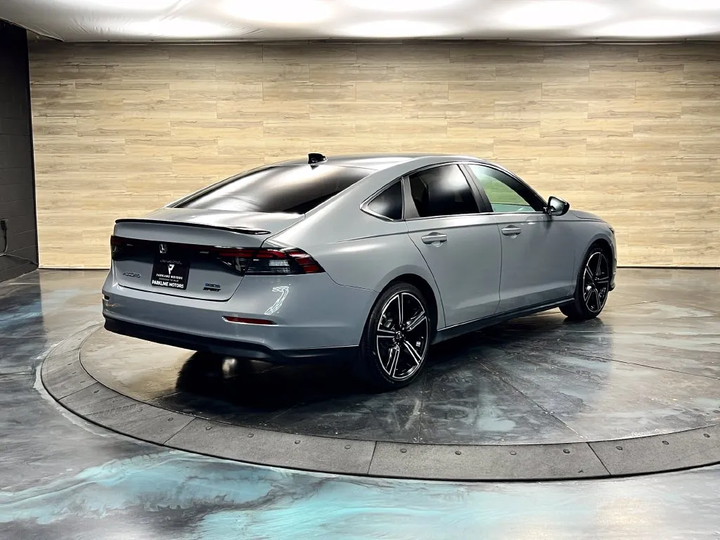 Honda Accord photo 14