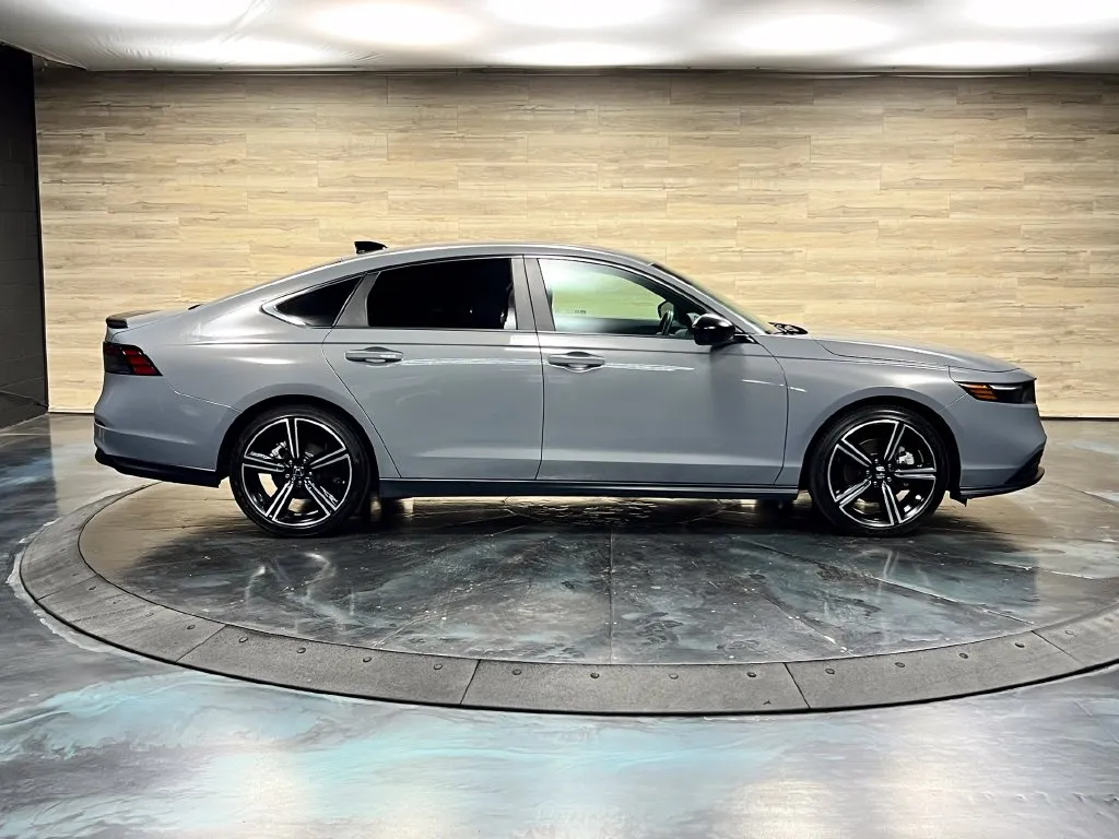 Honda Accord photo 15