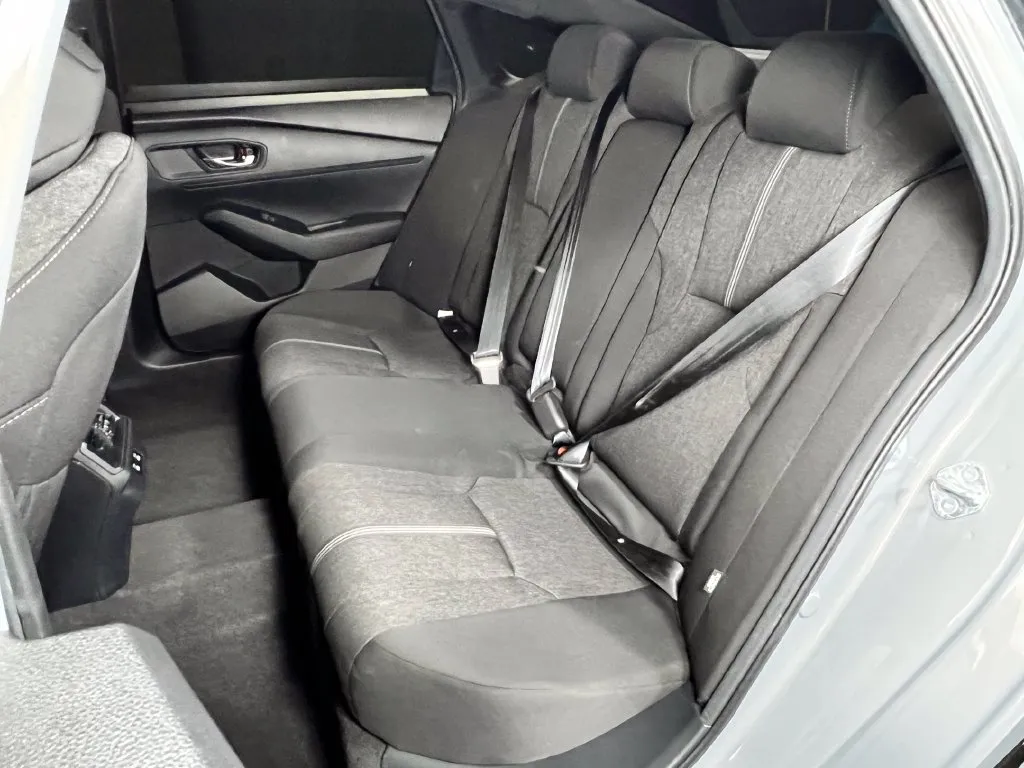 Honda Accord photo 18