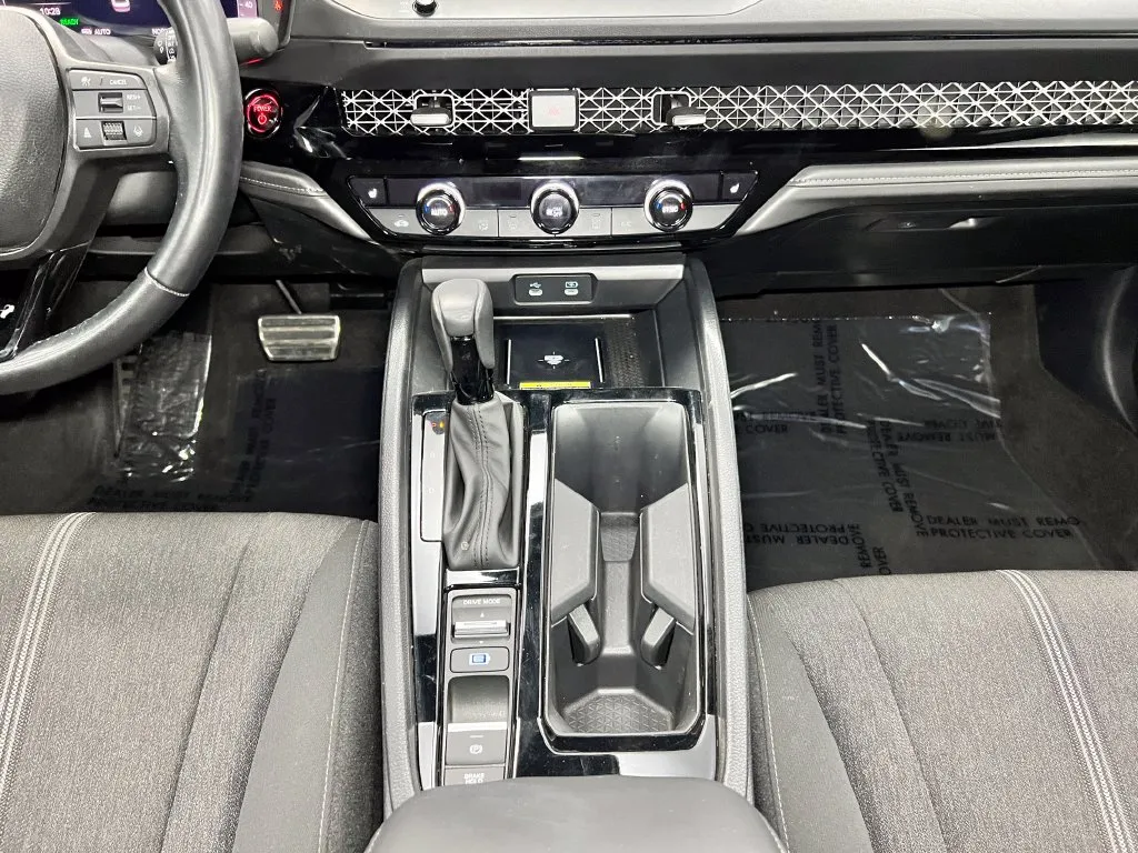 Honda Accord photo 19