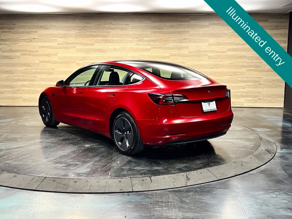 Tesla Model 3 photo 11