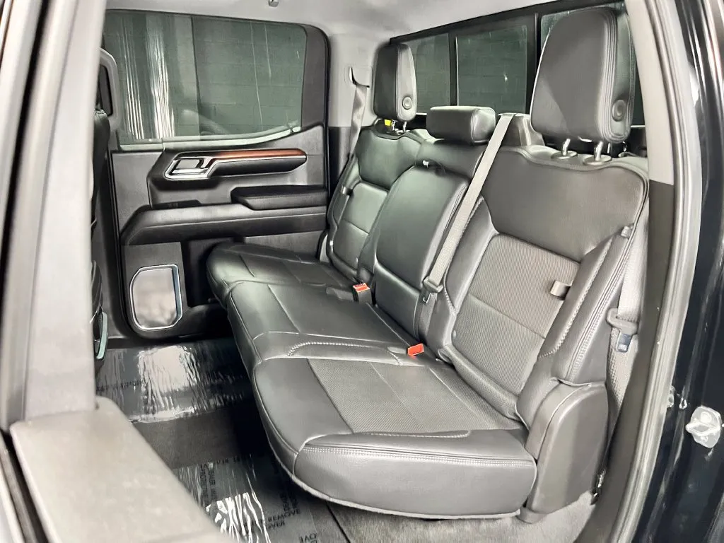 GMC Sierra photo 18