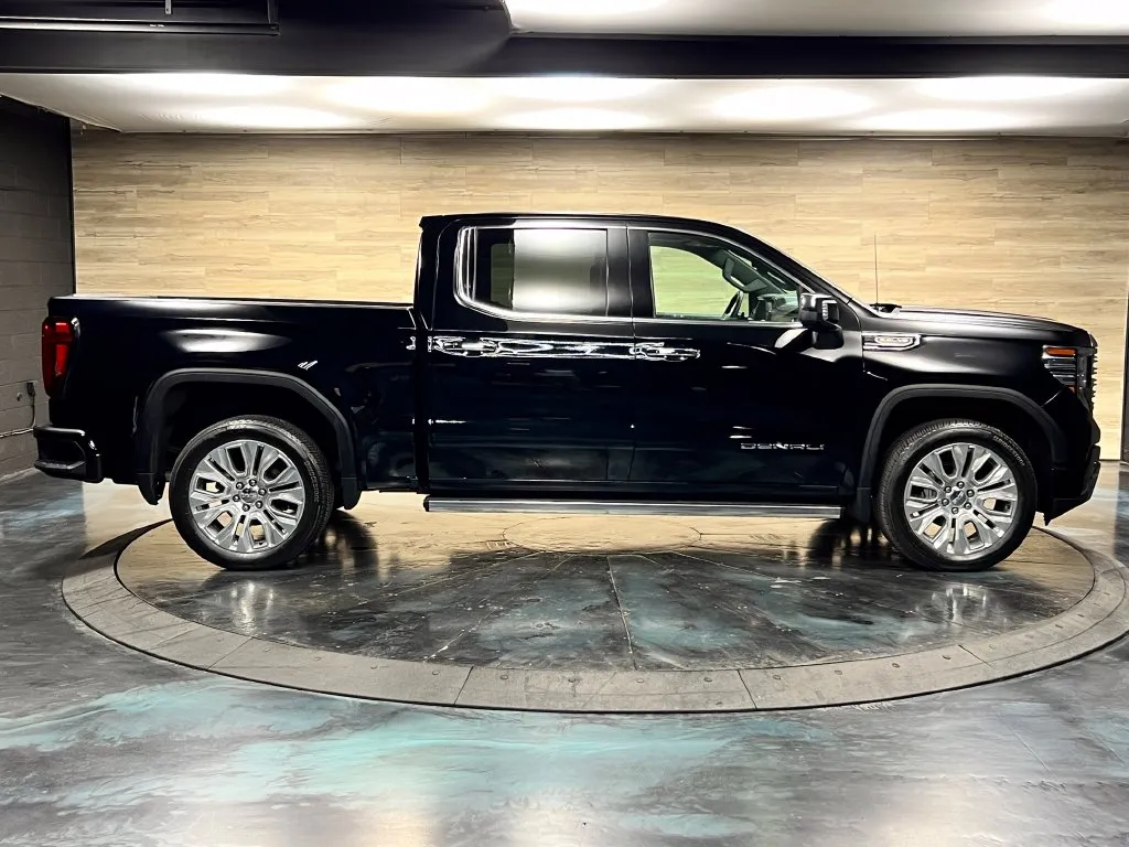 GMC Sierra photo 17
