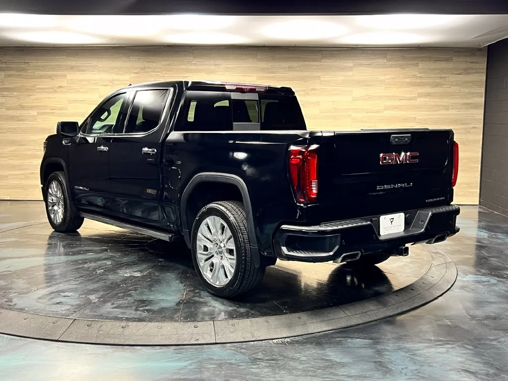 GMC Sierra photo 13