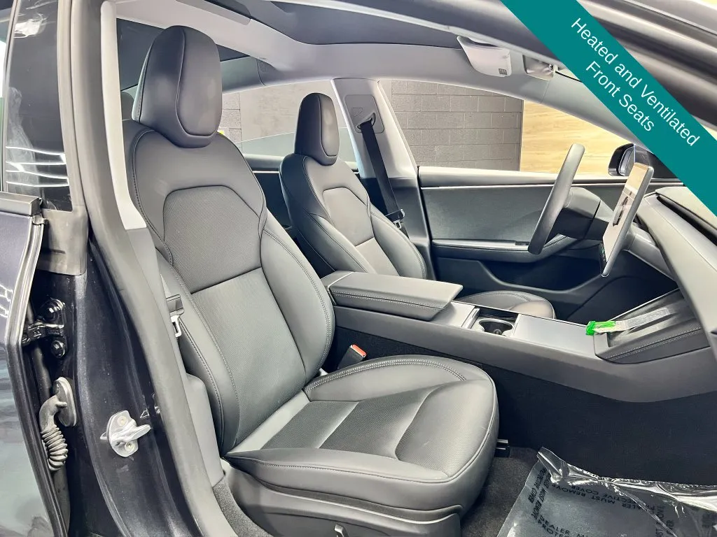 Tesla Model 3 photo 7