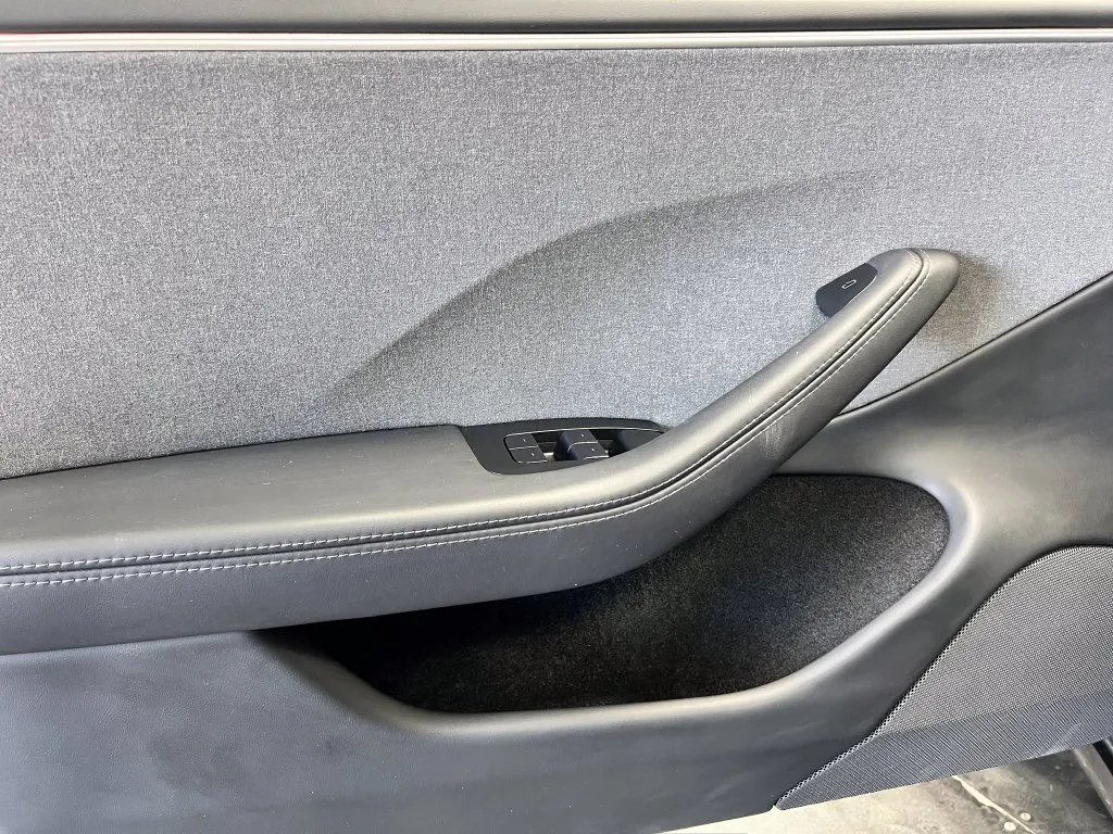 Tesla Model 3 photo 20