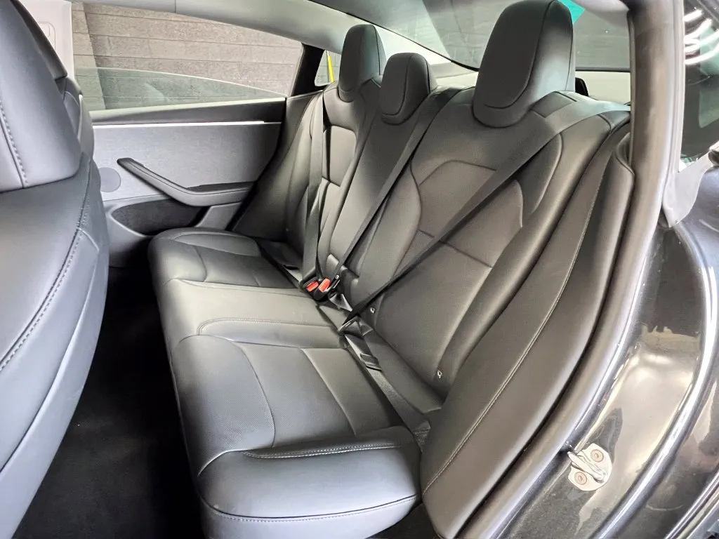 Tesla Model 3 photo 13