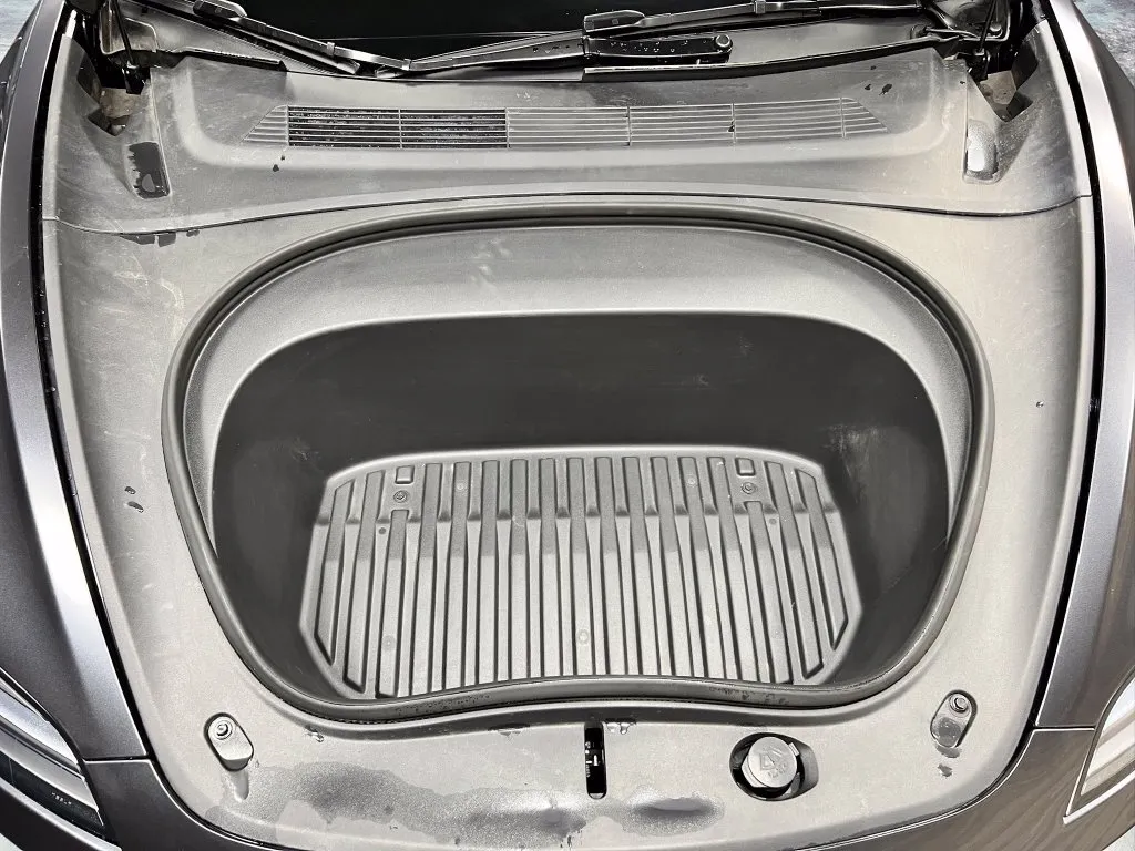 Tesla Model 3 photo 24