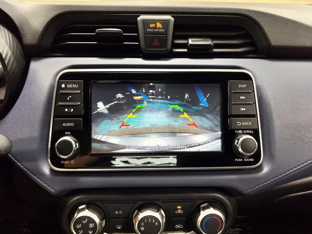 Nissan Versa photo 23