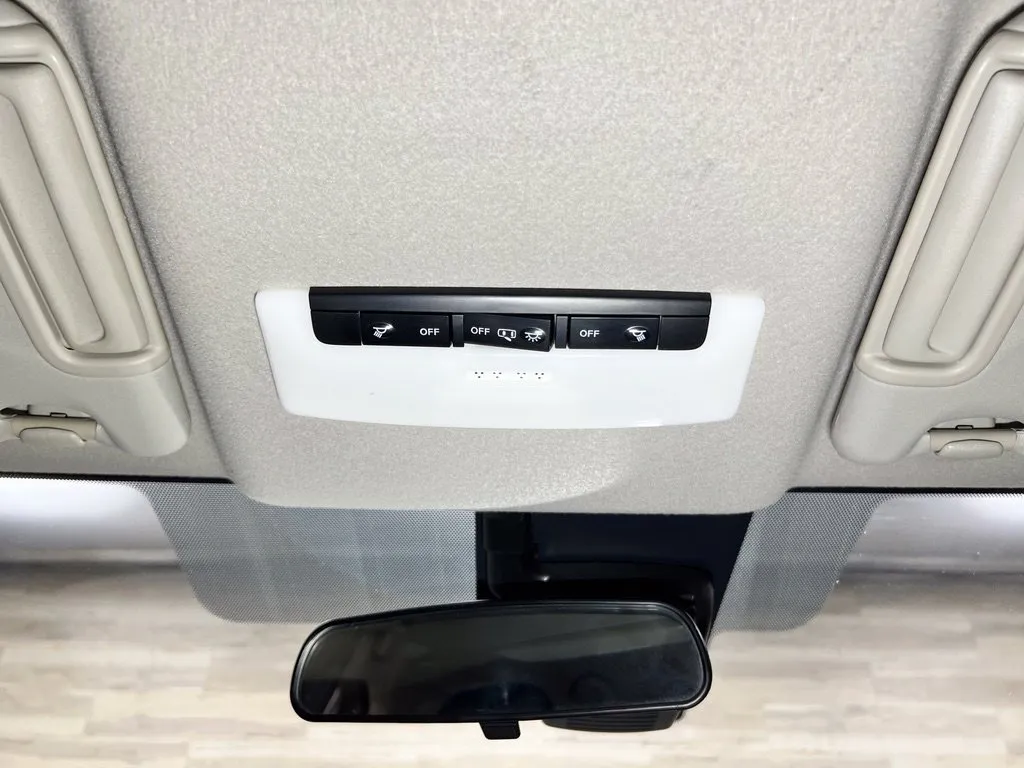 Nissan Versa photo 21