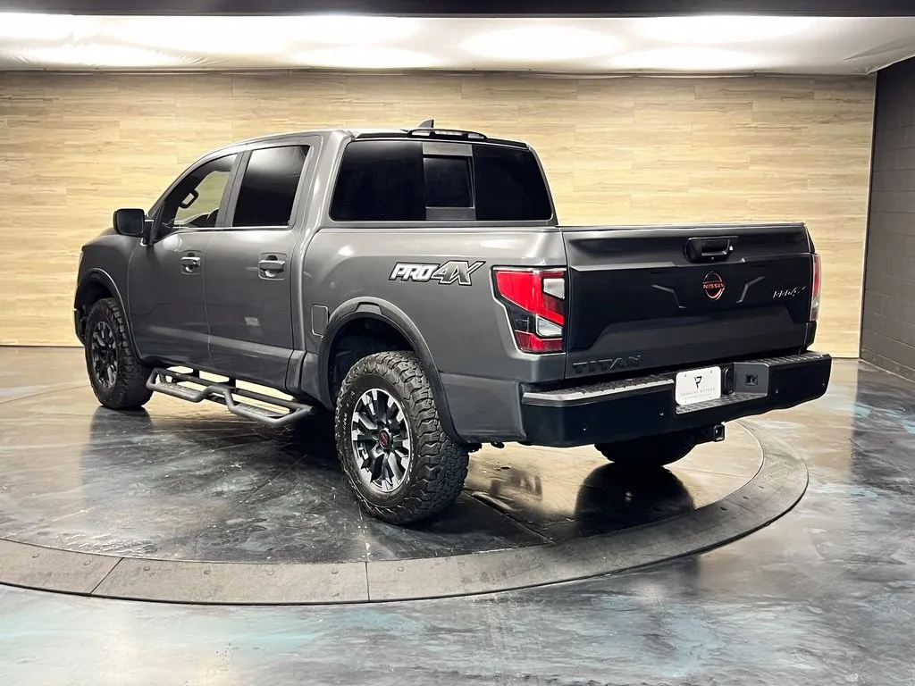 Nissan Titan photo 13