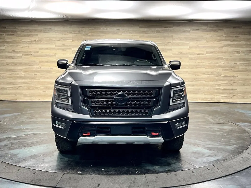 Nissan Titan photo 8