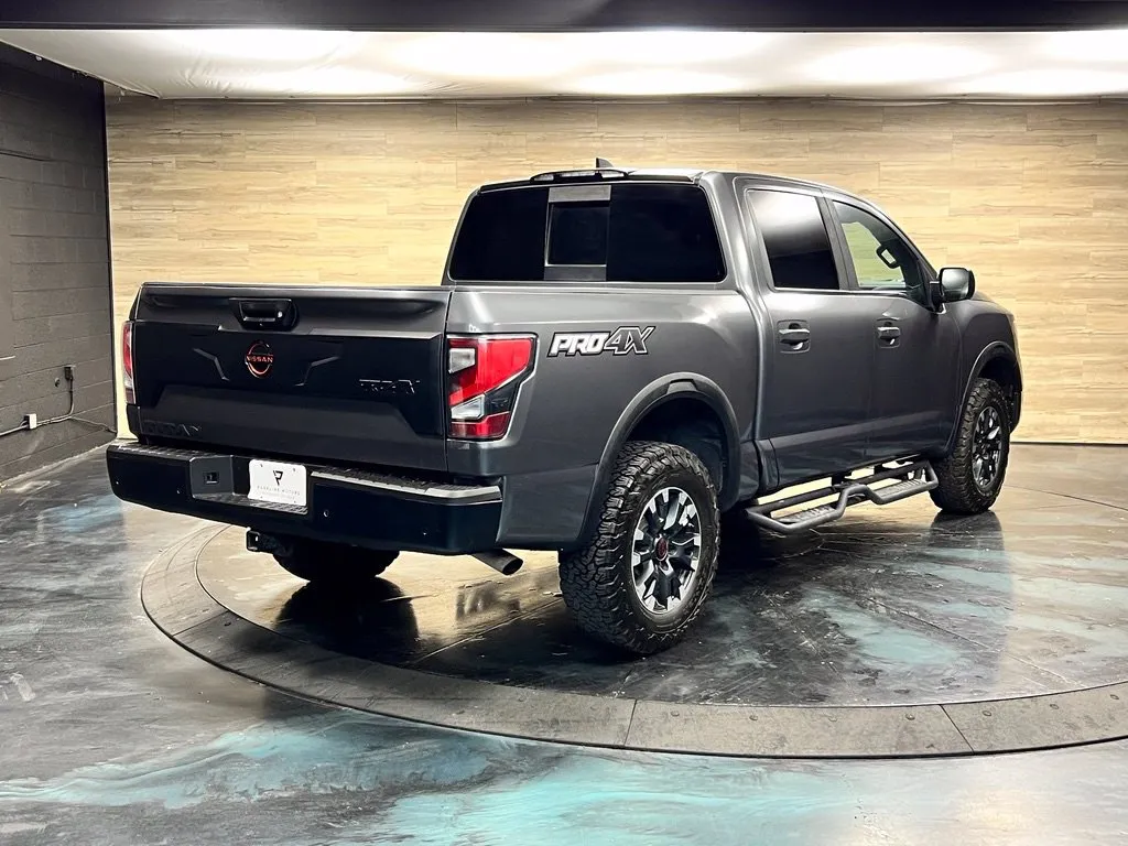 Nissan Titan photo 16