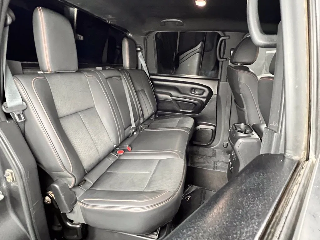 Nissan Titan photo 18