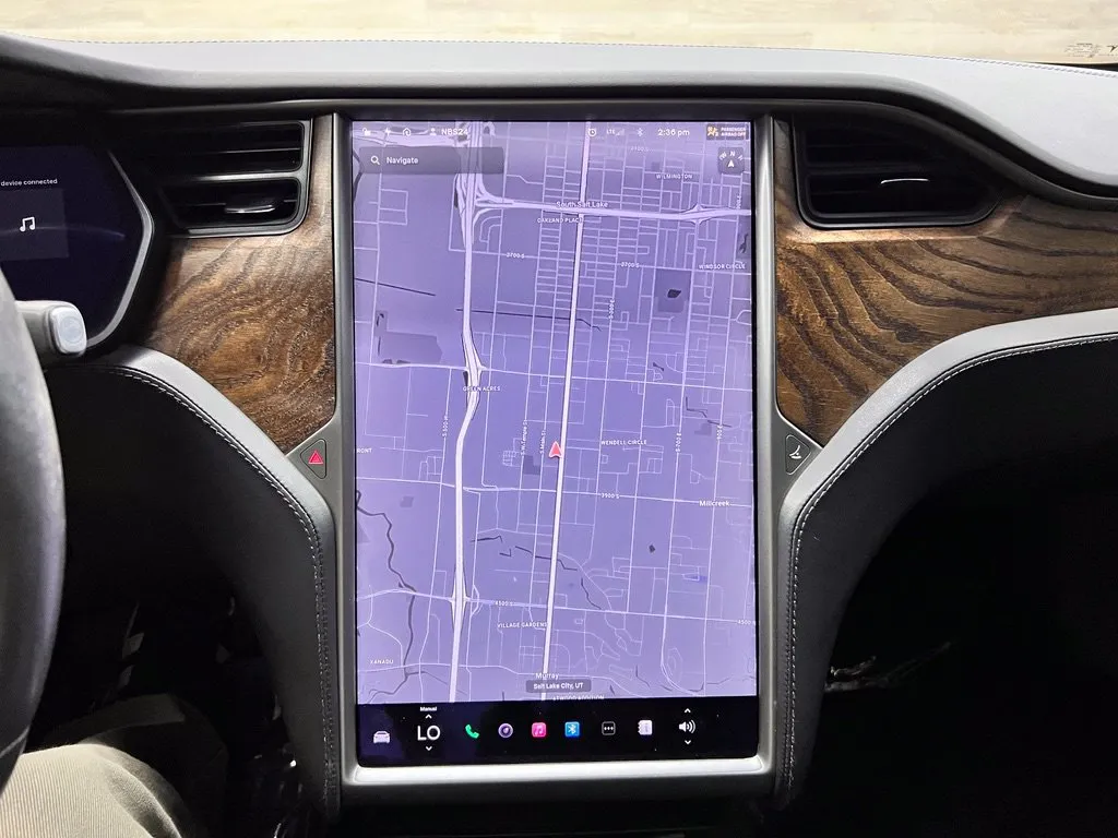 Tesla Model S photo 21