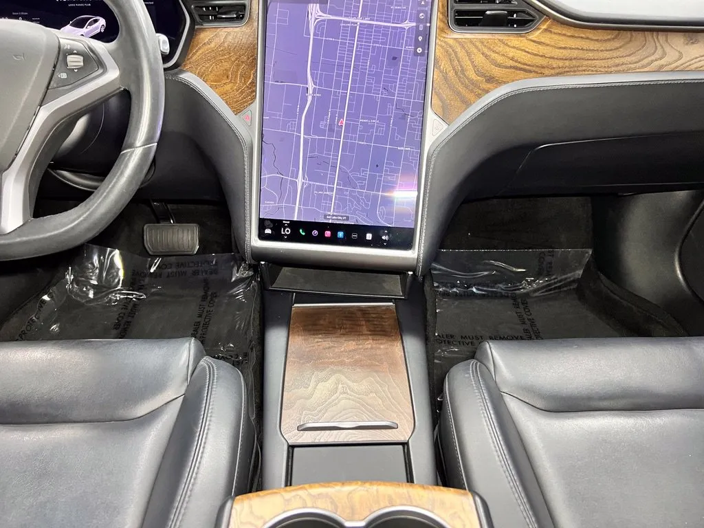 Tesla Model S photo 19