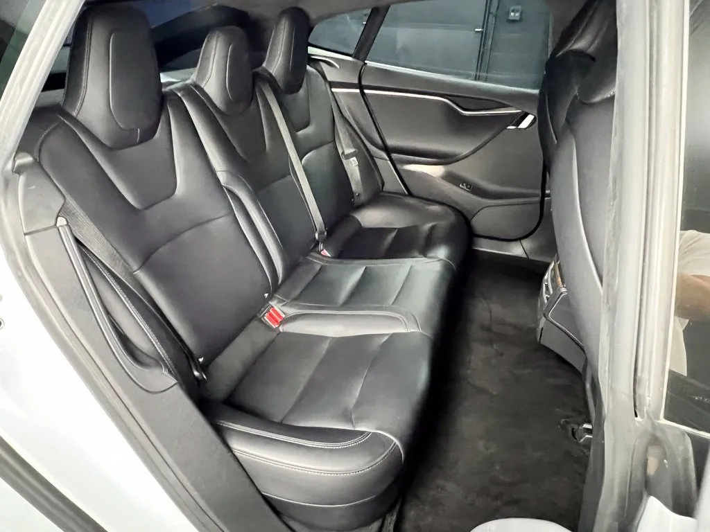 Tesla Model S photo 16