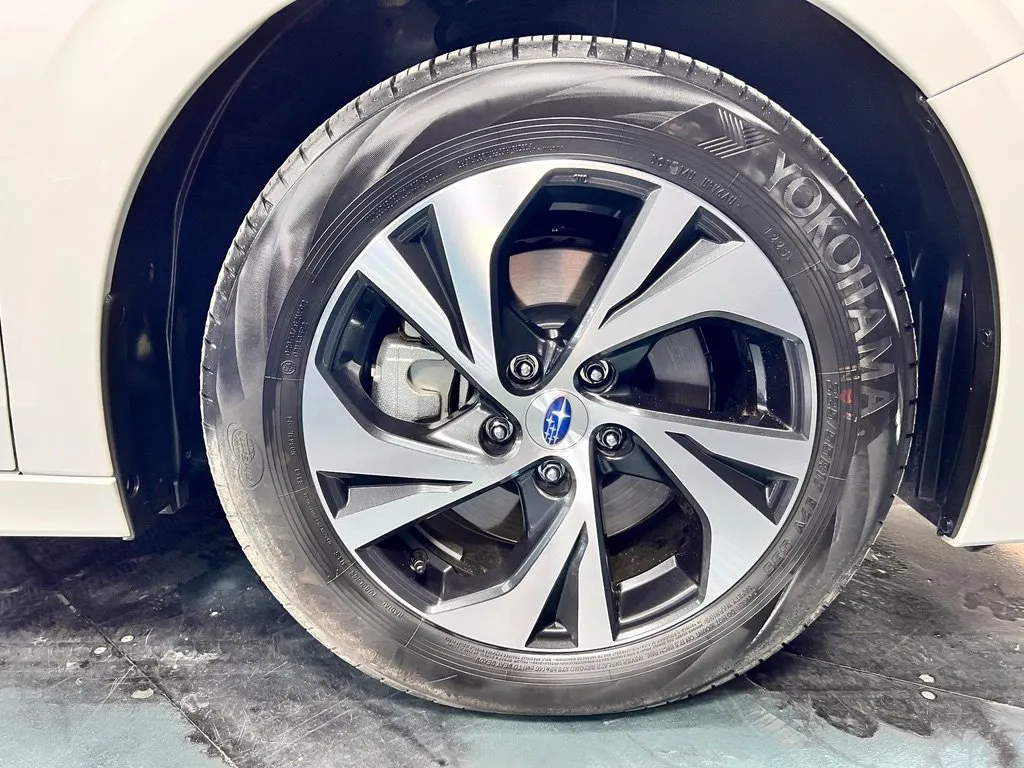 Subaru Legacy photo 24