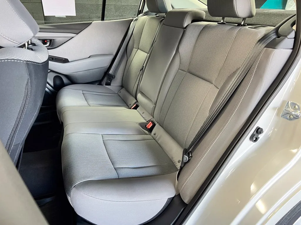 Subaru Legacy photo 14