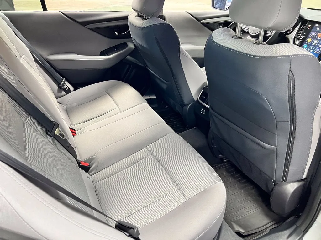 Subaru Legacy photo 15