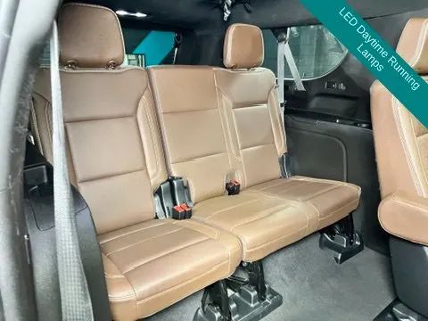 Chevrolet Suburban photo 23
