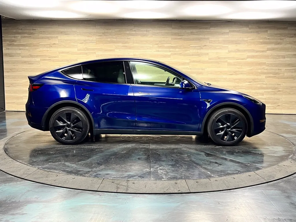 Tesla Model Y photo 20