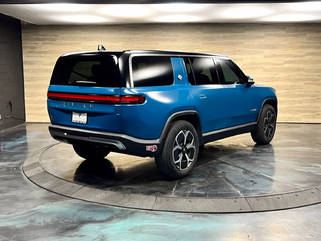 Rivian R1S photo 20