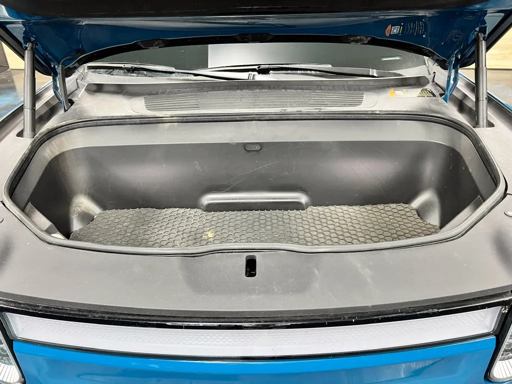Rivian R1S photo 22