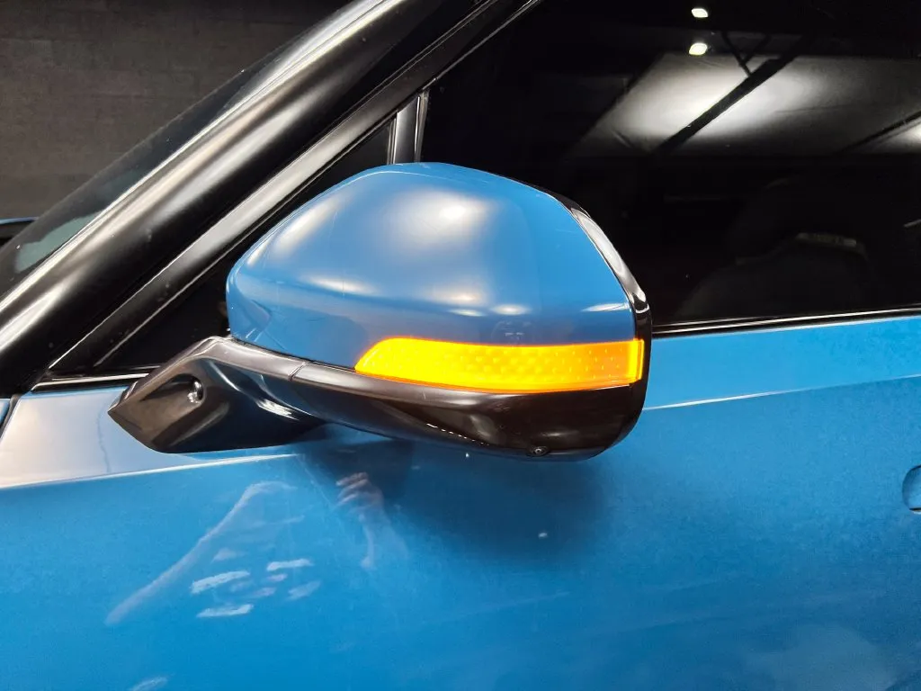 Rivian R1S photo 25