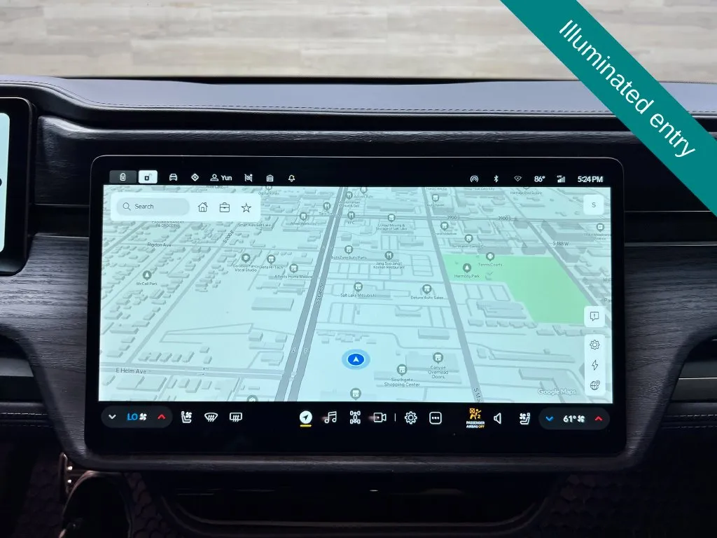 Rivian R1S photo 13