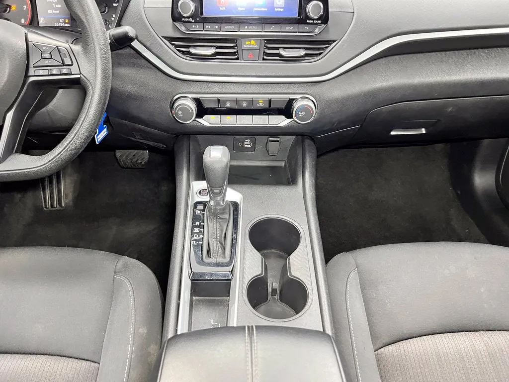 Nissan Altima photo 13