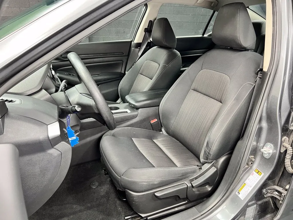 Nissan Altima photo 6